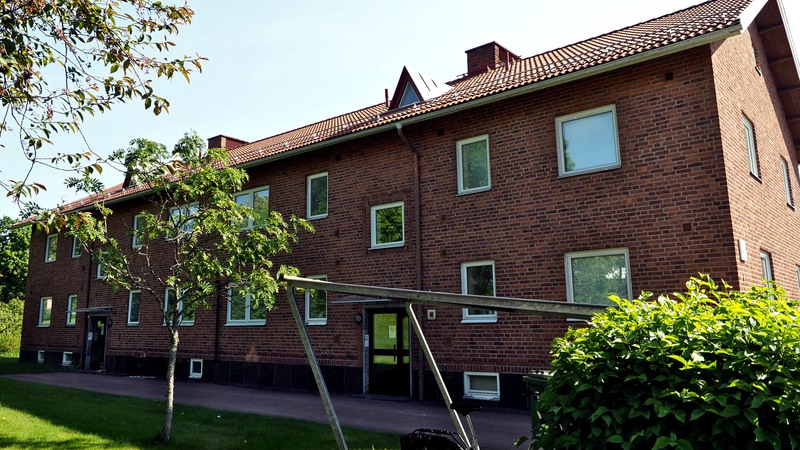 Utsidan av fastigheten på Backevägen.